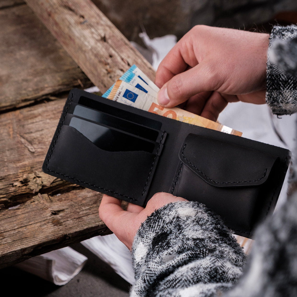 Dogaart Rio for mens black crazy leather wallet banknote compartment usage view demonstrating functionality