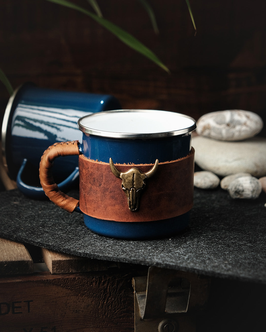 Enamel Mugs 330ml Leather Wrapped Figure